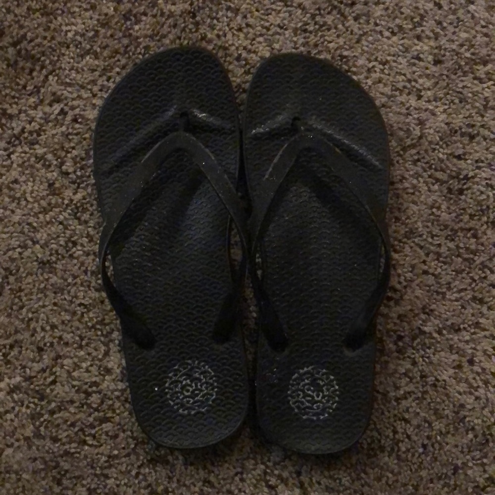 Black children’s flip flops